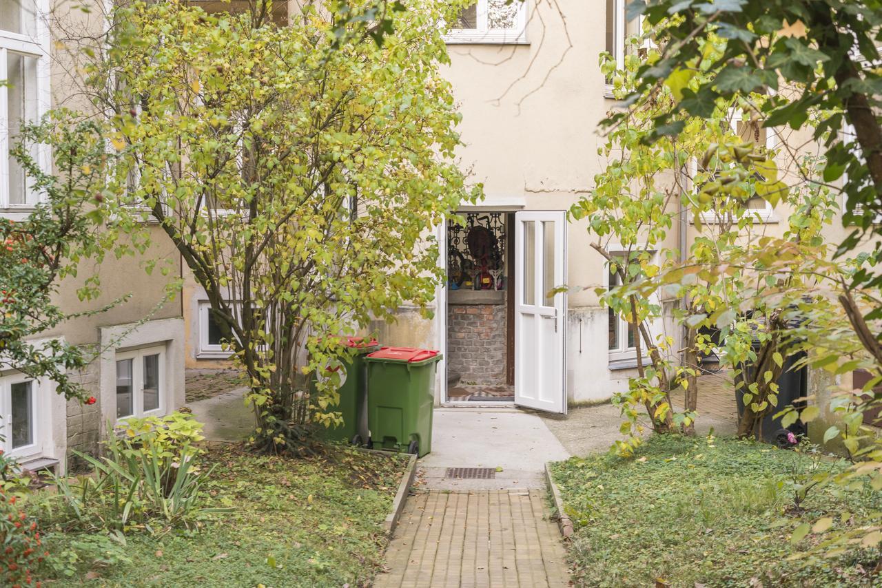 Silent Paradise Ober St Veit Vienna Exterior photo